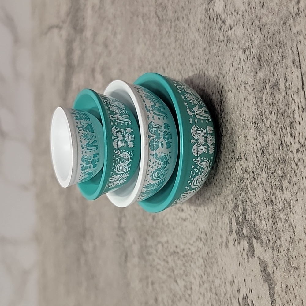 Stackable Butterprint Miniature Pyrex Bowls Decorative Fidget Toy - Picture 3 of 3